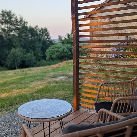 Tranquillity In A Modern Unit * Bazugues