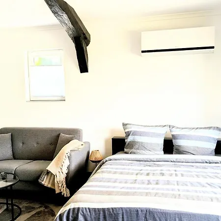 펜션 Tranquillity In A Modern Unit Bazugues