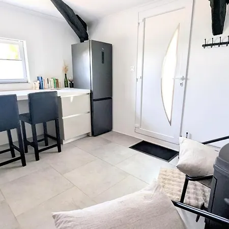 Tranquillity In A Modern Unit בית נופש
