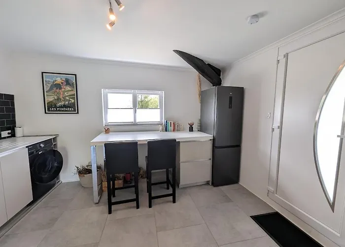 Tranquillity In A Modern Unit *