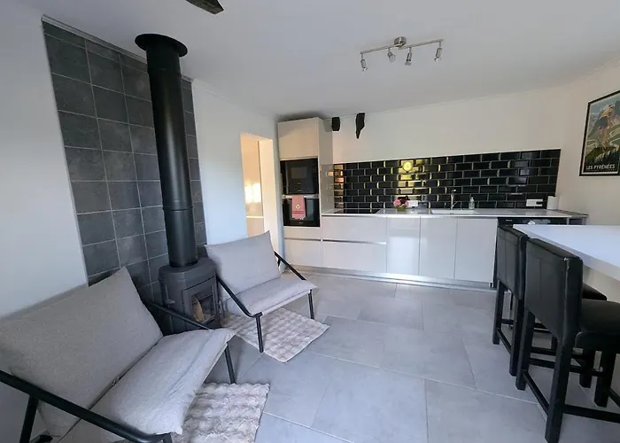 Tranquillity In A Modern Unit * Bazugues