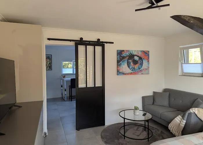 Tranquillity In A Modern Unit Hébergement de vacances